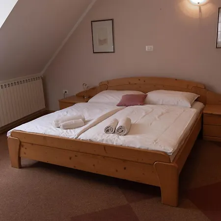 Bed & Breakfast Martinov Hram *